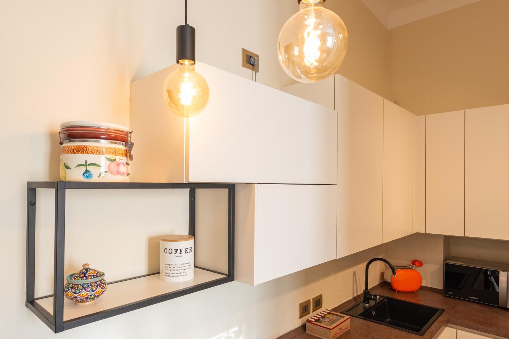 10' Duomo & Central Station Large Apartment มิลาน ภายนอก รูปภาพ